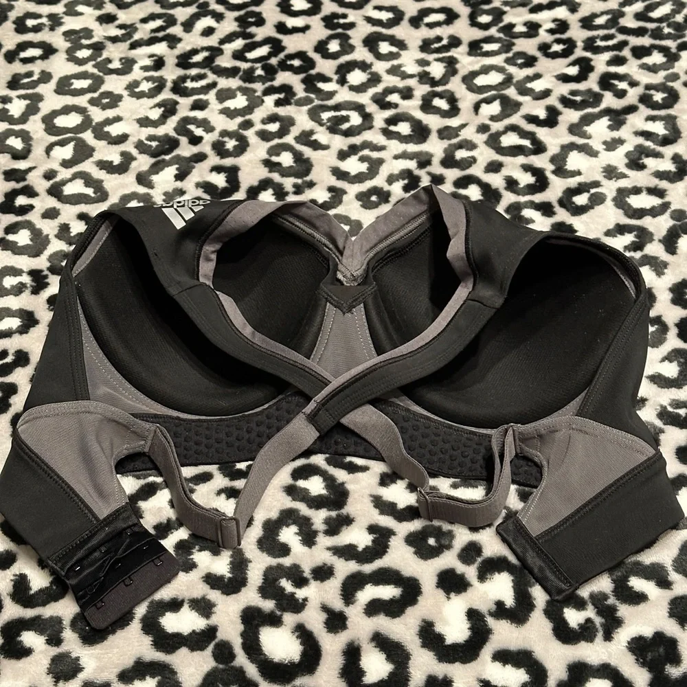 Adidas 34D Black & Gray Cross-back Adjustable Straps Sports Bra